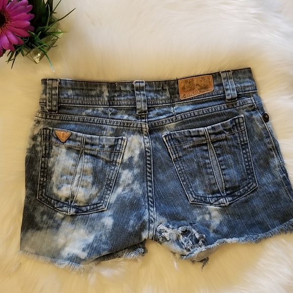 Arena ❤ Distressed Acid Wash Denim Cut Off Shorts - Picture 2 of 7